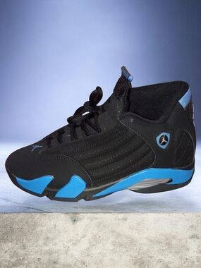 Jordan Retro High-Top Sneakers in Black and Light Blue